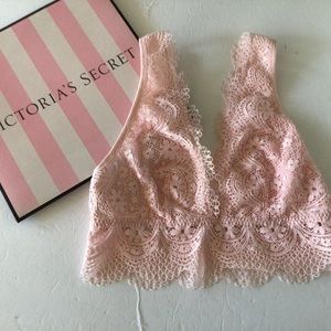 VICTORIAS SECRET PASTEL PINK LACE BRALETTE NWT SMALL
